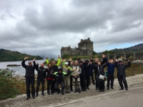 Die Highlander beim Eilian Donan Castle